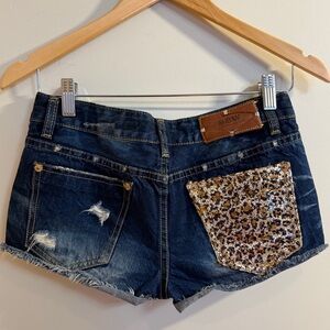 Low Waist Leopard Pocket Women's Shorts